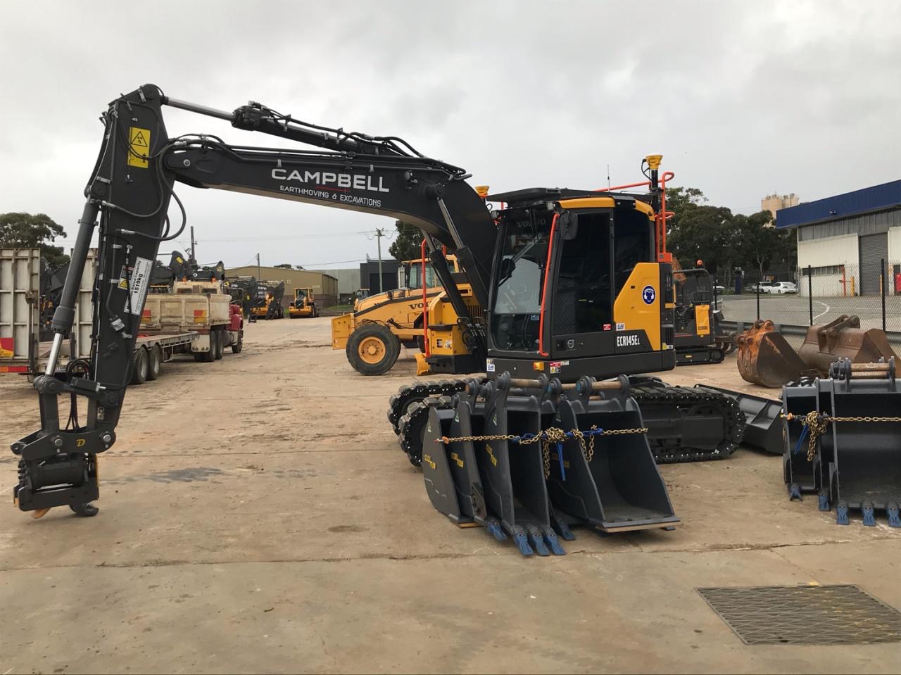 Rotary Tilt Buckets - Doherty - Couplers and Attachments - A